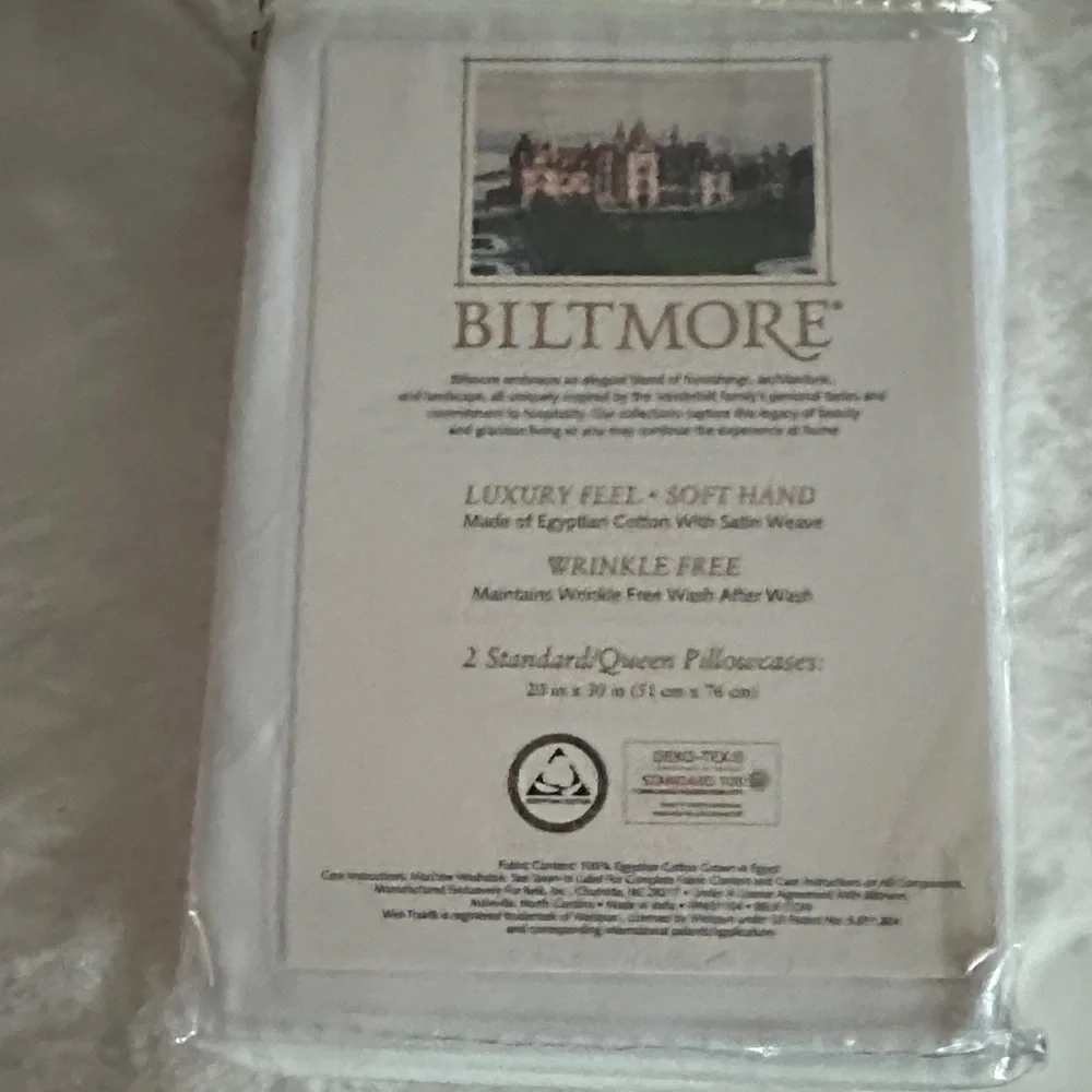 NWT Egyptian Cotton Standard/Queen Pillowcases - Elegant White